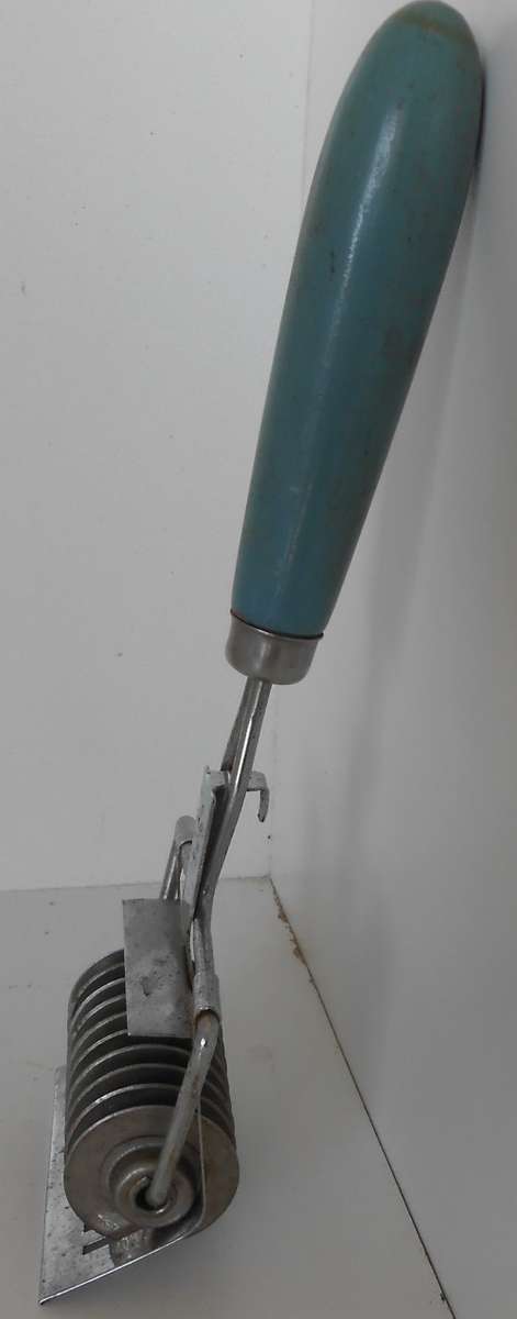 Tala Handheld Pasta/fresh herb Roller Cutter - Made in England