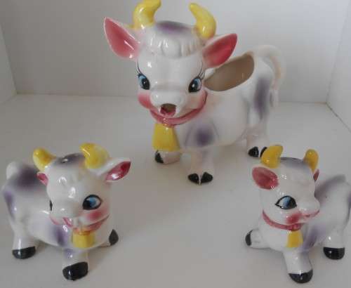 VINTAGE COW MILK JUG AND SALT & PEPPER POTS