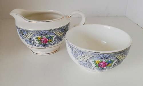 Set of John Maddock and Sons - Vitreous - Milk jug and Sugarr bowl