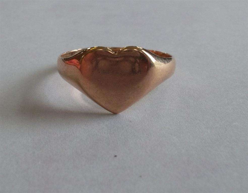 9ct gold Heart Shaped   Ring