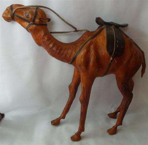 Vintage  Paper Mache  Camels (SET)