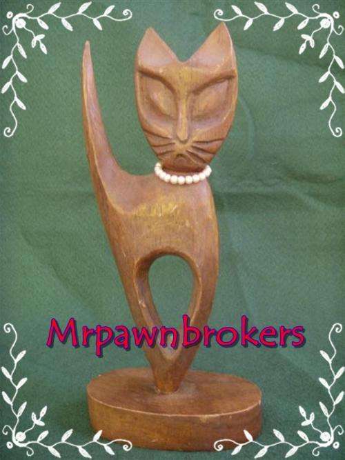 Beautifull Collectable Brown Cat