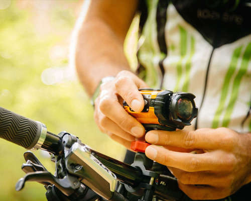 Ricoh wg-m1 Wireless Action/Dash Camera, 14 mp, + Charger + Cables + Stand, Waterproof, Shockproof