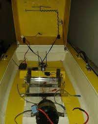 LARGE CARP KING MK 3, FISHING BAIT BOAT, GOOD CONDITION, BATTERIES, CHARGER, REMOTE, READY TO RUN.