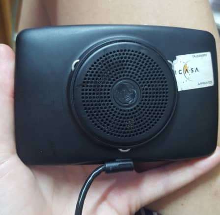TOMTOM GPS XL WITH CHARGING CABLE, PLEASE READ