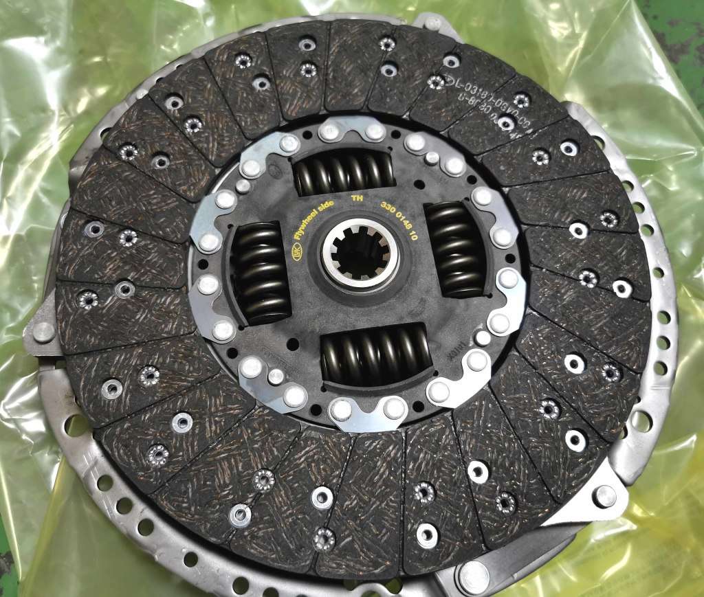 SCHAEFFLER  630310609 CHEVROLET TRIALBLAZER 2.5L,2.8L,CLUTCH KIT( CLUTCH PLATE,&PRESSURE PLATE ).