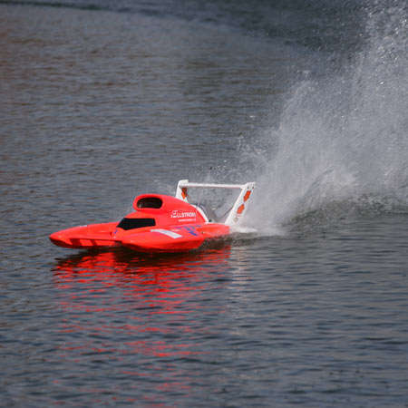 Miss Elam ProBoat 1/8 Scale 26cc 2 Stroke Racing Boat!! Top speed +-60km\h, Over 1,073 m in lengh.