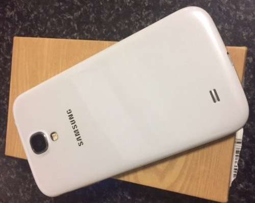 Samsung Galaxy S4 - As NEW condition