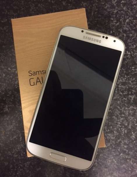 Samsung Galaxy S4 - As NEW condition