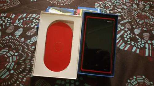 Nokia Lumia 920 - including wireless charger
