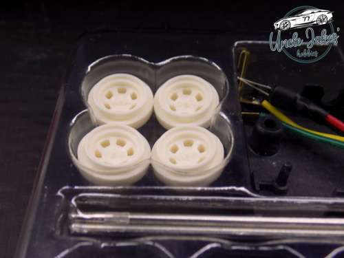 Pioneer Kit #7 - `34 Ford Coupe Legends Racer, Ready Painted Kit, black/gold