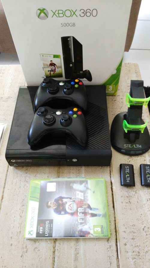 Xbox 360 500GB , TWO CONTROLLERS, TWO CHARGE AND PLAY BATTERY PACK, HEAD SET,FIFA 16