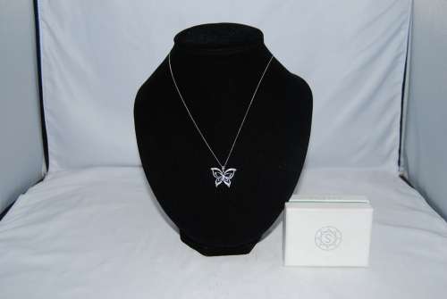 NECKLACES & PENDANTS