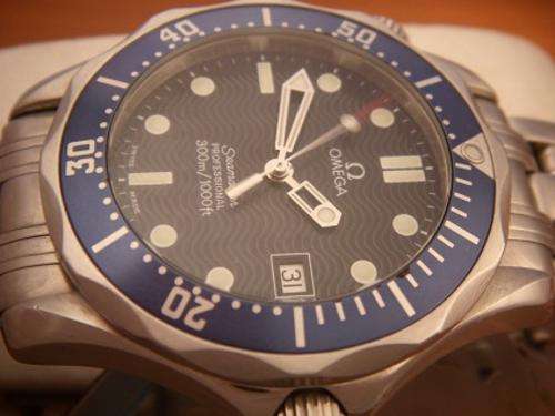 OMEGA   SEAMASTER  PROFESSIONAL 300M JAMES BOND     @@ NO RESERVES@@