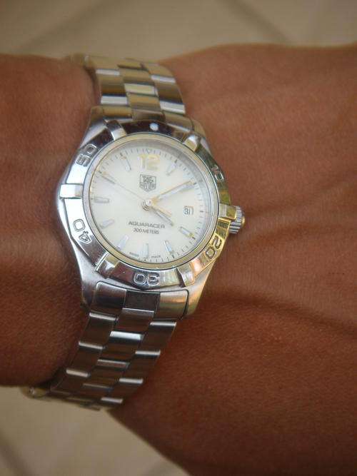 TAG HEUER  AQUARACER 300M ^^MOTHER OF PEARL LADIES^^   NO RESERVES