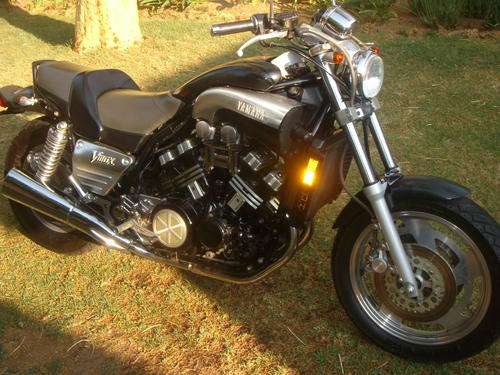 YAMAHA VMAX LOW MILEAGE  EXCELLENT @NO RESERVES@