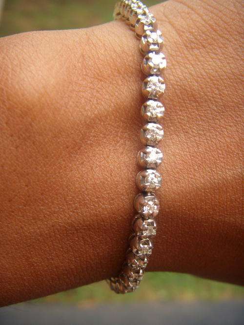 WHITE GOLD 42 DIAMOND 3,36 CT  TENNIS BRACELET RRP R32 000 @@ NO RESERVES@@ GENUINE AUCTION