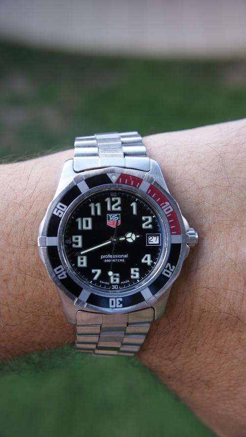 TAG HEUER PROFESSIONAL 200M      DIVERS BLACK/RED       @@ NO RESERVES@@