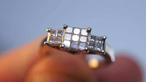 WHITE GOLD LADIES RING 17 PRINCESS CUT  DIAMONDS      #NO  RESERVES#