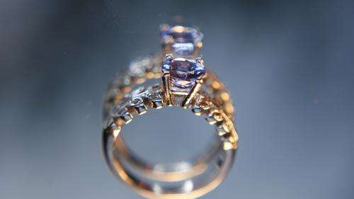 WHITE GOLD RING 16 DIAMONDS &  0.7 CT sapphire   RRP R13 000    HIGHEST BIDDER TAKES IT REAL AUCTION