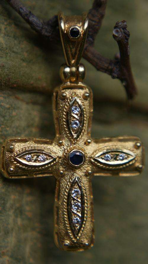 9 DIAMOND & SAPPHIRES SOLID 18K GOLD CROSS    @@ NO RESERVES@@ GENUINE  AUCTION