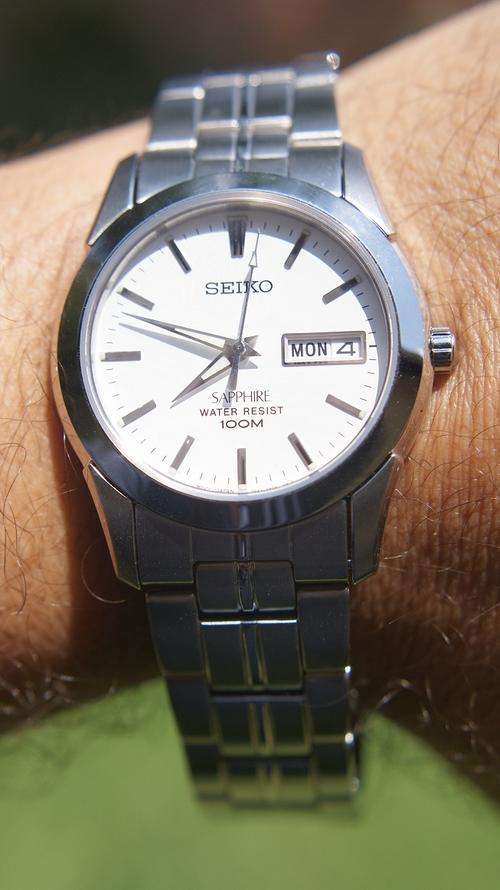 SEIKO SAPPHIRE 100M WATER RESIST NEW @  @@ NO RESERVES@@