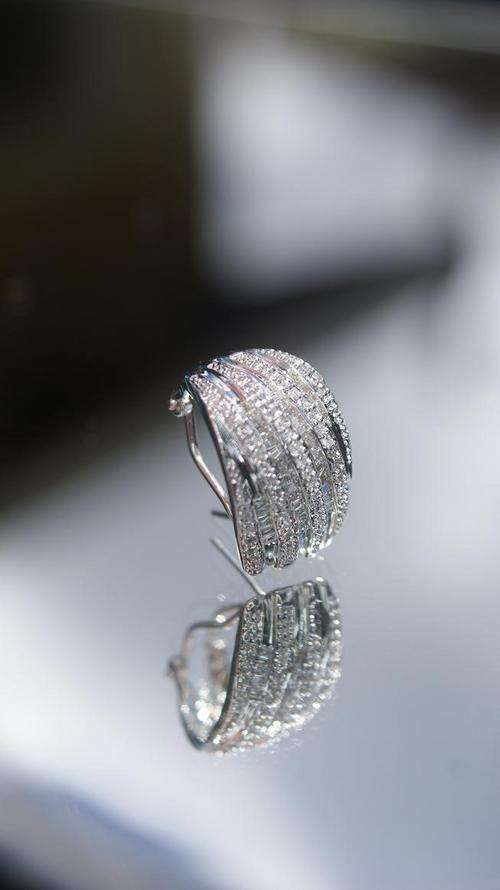 120 DIAMOND WHITE GOLD PAIR EARRINGS   @@ NO RESERVES@@ GENUINE AUCTION