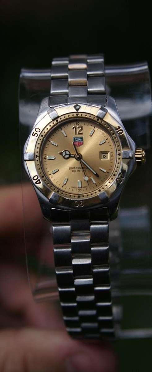 TAG Heuer PROFESSIONAL  LADIES WATCH    NO RESERVES