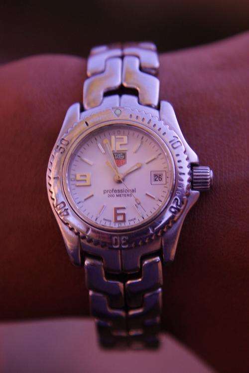 TAG HEUER PROFESSIONAL LADIES   @@ NO RESERVES@@     FANTASTIC BARGAINS