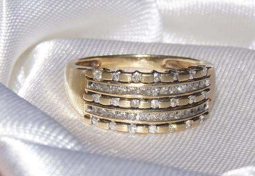 GOLD &  DIAMONDS BEAUTIFUL RING   #NO  RESERVES#