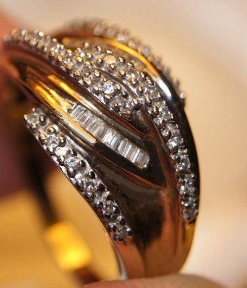 GOLD &  DIAMONDS BEAUTIFUL RING   #NO  RESERVES#