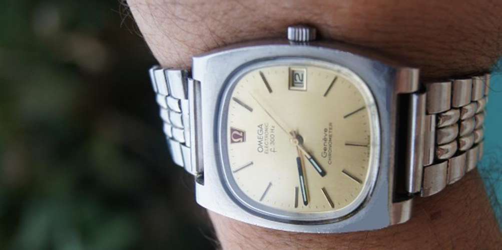 OMEGA F300MHZ COLLECTIBLE     @  @@ NO RESERVES@@