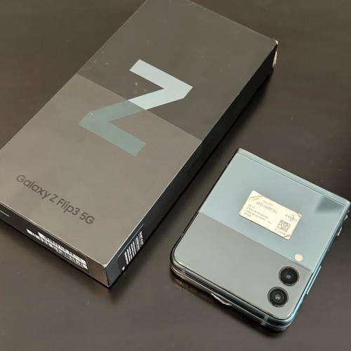 *FREE SHIPPING * Samsung Galaxy - Z Flip 3 - 5G - 256GB -Single Sim -