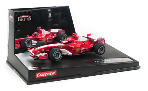 Carrera 27117 F1 Ferrari F2005 V10 - Michael Schumacher 1/32 SLOT CAR NEW