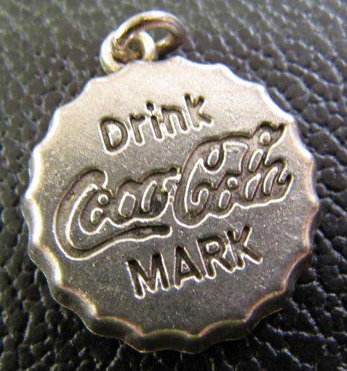 Vintage Coke-Cola 'Birds' pendant/mark