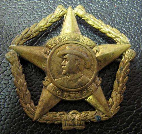 South African Voorwaarts/Forward cap badge - Brass with pin