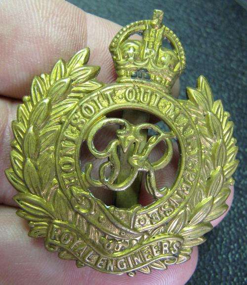 circa. WWI Royal British Military - Royal Engineers Cap Badge - Brass, sliding type