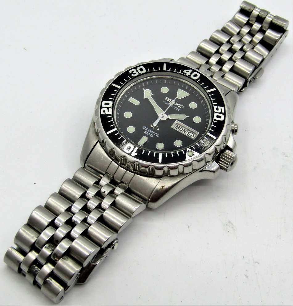 Seiko kinetic divers 200m hot sale