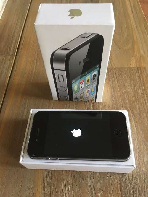 iPhone 4S 16GB Excellent Condition!