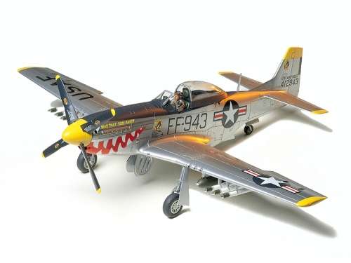 TAMIYA - 1/48 NORTH AMERICAN P-51D MUSTANG 8th AIR FORCE #61040