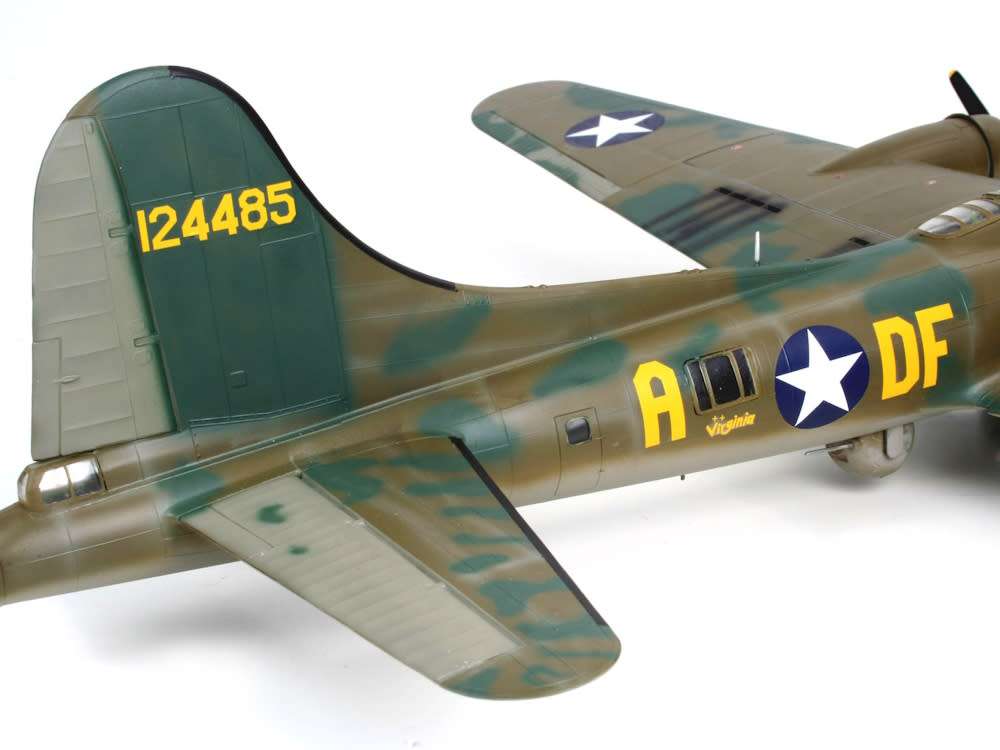 Revell  1:48 B-17F Memphis Belle