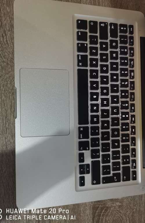 APPLE MACBOOK PRO 13 Intel Core i5 8 GB RAM 1,5 GB GFX 1000GB SATA DRIVE