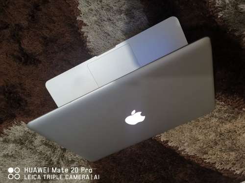 APPLE MACBOOK PRO 13 Intel Core i5 8 GB RAM 1,5 GB GFX 1000GB SATA DRIVE