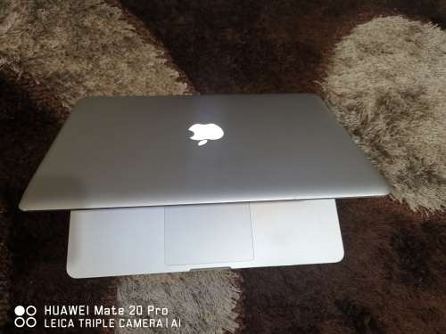 APPLE MACBOOK PRO 13 Intel Core i5 8 GB RAM 1,5 GB GFX 1000GB SATA DRIVE