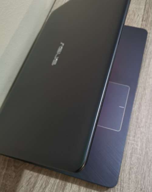LIKE NEW ASUS 8th GEN INTEL N4000 | 4G LTE | 4GB RAM | 15` HD SCREEN | 500 GB SATA DRIVE
