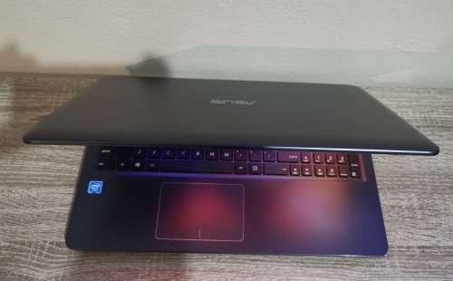 LIKE NEW ASUS 8th GEN INTEL N4000 | 4G LTE | 4GB RAM | 15` HD SCREEN | 500 GB SATA DRIVE