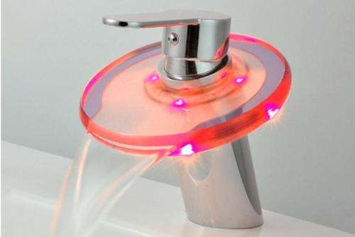 Nevenoe LED Glass Bathroom Tap Faucet Mixer - Changes Colour on Water Temperature