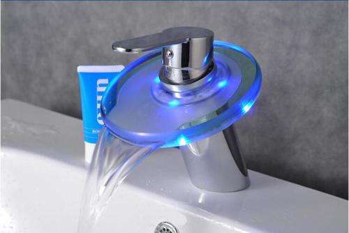 Nevenoe LED Glass Bathroom Tap Faucet Mixer - Changes Colour on Water Temperature