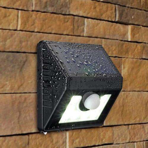 Solar Sensor LED Outdoor Wall Garden light (8 LEDS) Second hand