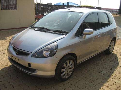 Honda Jazz 1.5i Vtec 2006 Paddle shift. Auto.SELLING AS IS!